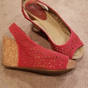 Kenneth Cole orange suede wedges